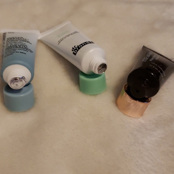 SKINCARE BUNDLE - Picture 2 of 3